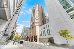 2007 - 55 CENTRE AVENUE  Toronto, ON M5G 2H5