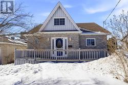 25 DUNBAR AVENUE  Cornwall, ON K6H 5M6