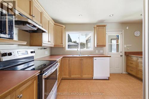 25 Dunbar Avenue, Cornwall, ON - Indoor Photo Showing Kitchen With Double Sink