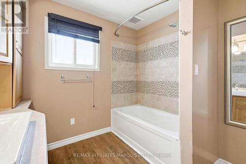 25 Dunbar Avenue, Cornwall, ON - Indoor Photo Showing Bathroom