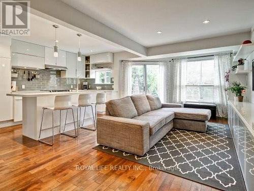1070 Lindsay Drive, Oakville, ON - Indoor