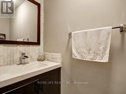 1070 Lindsay Drive, Oakville, ON - Indoor Photo Showing Bathroom