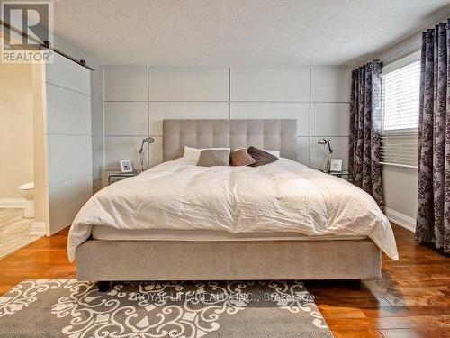 1070 Lindsay Drive, Oakville, ON - Indoor Photo Showing Bedroom