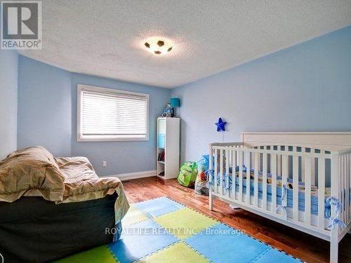 1070 Lindsay Drive, Oakville, ON - Indoor Photo Showing Bedroom
