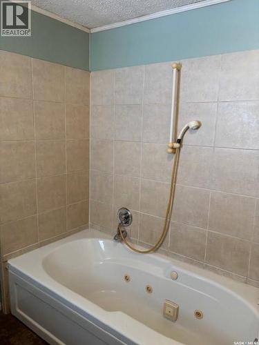 714 1St Street, Kipling, SK - Indoor Photo Showing Bathroom