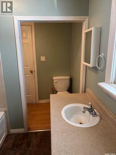 714 1St Street, Kipling, SK - Indoor Photo Showing Bathroom