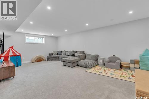 319 Dziadyk Bend, Saskatoon, SK - Indoor