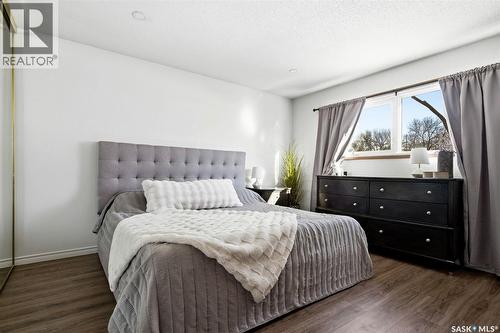 26 Mill Bay, Regina, SK - Indoor Photo Showing Bedroom