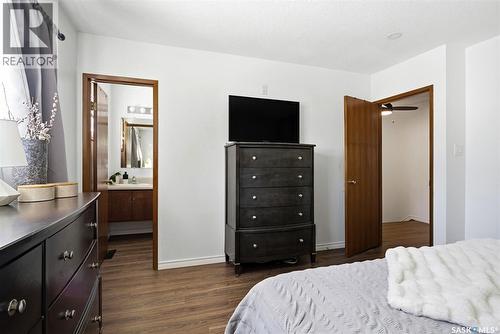 26 Mill Bay, Regina, SK - Indoor Photo Showing Bedroom