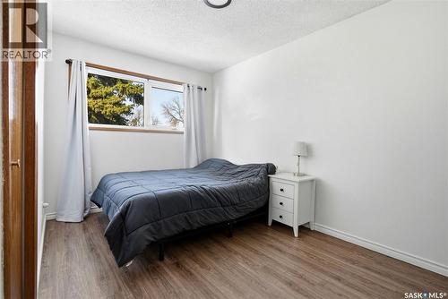 26 Mill Bay, Regina, SK - Indoor Photo Showing Bedroom