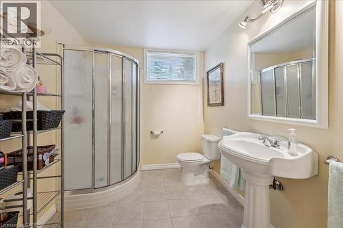 23 Mount Royal Place, Cambridge, ON - Indoor Photo Showing Bathroom