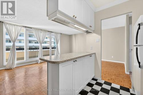 705 - 141 Somerset Street W, Ottawa, ON - Indoor