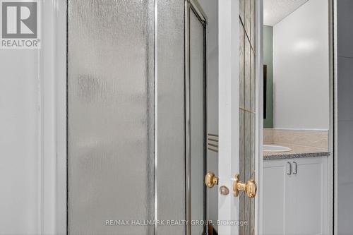 705 - 141 Somerset Street W, Ottawa, ON - Indoor Photo Showing Bathroom