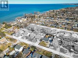 70 STEWART STREET  Grimsby (Grimsby Beach), ON L3M 3N4