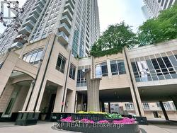 1901 - 761 BAY STREET  Toronto, ON M5G 2R2