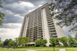 1907-812 Burnhamthorpe Road  Toronto, ON M9C 4W1