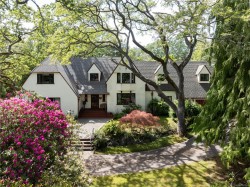 3290 Upper Terrace Rd  Oak Bay, BC V8R 6E6