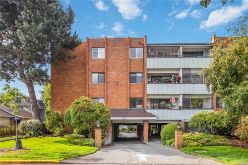 303-853 Selkirk Ave  Esquimalt, BC V9A 2T7