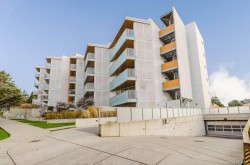 210-881 Short St  Saanich, BC V8X 0B7