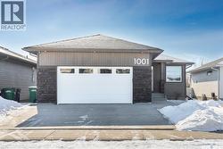 1001 Maplewood DRIVE  Moose Jaw, SK S6J 0E4