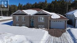 2001 SANDSTONE CRESCENT  Petawawa, ON K8H 0B2