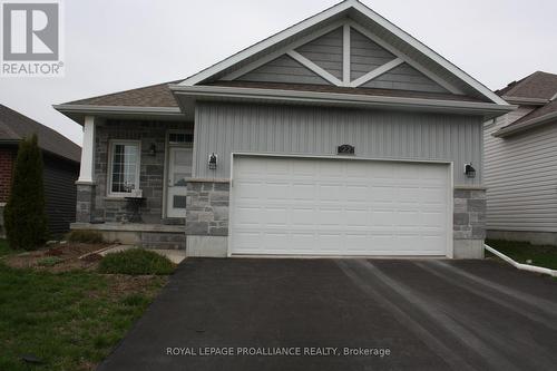 22 WALNUT CRESCENT  Belleville (Thurlow Ward), ON K8N 0E4