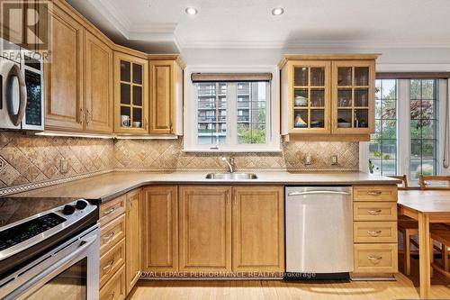 1834 Russell Road, Ottawa, ON - Indoor Photo Showing Kitchen