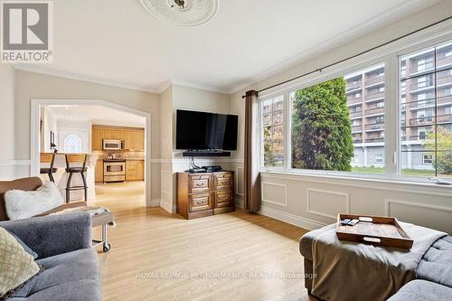 1834 Russell Road, Ottawa, ON - Indoor Photo Showing Living Room