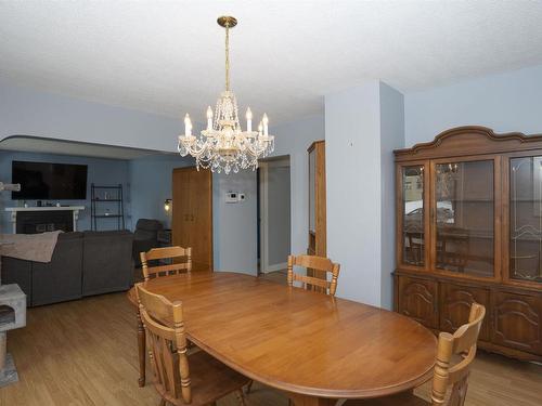 319 Vickers Street S, Thunder Bay, ON - Indoor Photo Showing Dining Room
