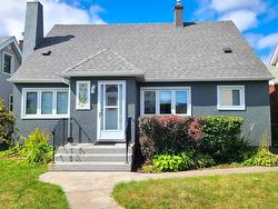 319 Vickers Street S  Thunder Bay, ON P7E 1J6