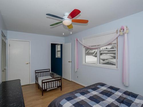 319 Vickers Street S, Thunder Bay, ON - Indoor Photo Showing Bedroom