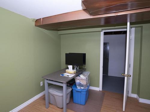 319 Vickers Street S, Thunder Bay, ON - Indoor Photo Showing Office