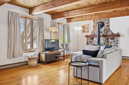 Salon - 785 Rg Du Bas-Corbin, Saint-Damase, QC - Indoor Photo Showing Living Room