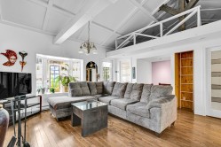 Salon - 
