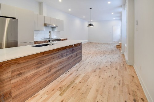 Cuisine - 4795 Rue Ste-Catherine E., Montréal (Mercier/Hochelaga-Maisonneuve), QC - Indoor Photo Showing Kitchen With Upgraded Kitchen