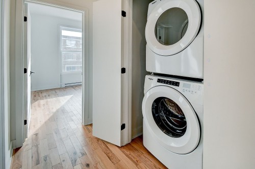 Salle de lavage - 4795 Rue Ste-Catherine E., Montréal (Mercier/Hochelaga-Maisonneuve), QC - Indoor Photo Showing Laundry Room