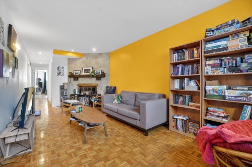 Salon - 2516 Av. Hector, Montréal (Mercier/Hochelaga-Maisonneuve), QC - Indoor