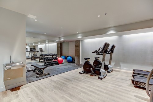 Salle d'exercice - 431-2180 Rue Ste-Catherine E., Montréal (Ville-Marie), QC - Indoor Photo Showing Gym Room