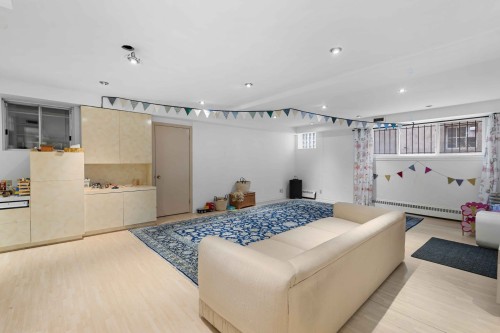 Salle familiale - 5751 Rue Plantagenet, Montréal (Côte-Des-Neiges/Notre-Dame-De-Grâce), QC - Indoor