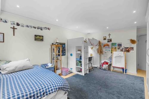 Chambre à coucher - 5751 Rue Plantagenet, Montréal (Côte-Des-Neiges/Notre-Dame-De-Grâce), QC - Indoor Photo Showing Bedroom