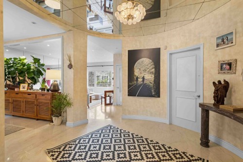 Hall d'entrée/Vestibule - 5751 Rue Plantagenet, Montréal (Côte-Des-Neiges/Notre-Dame-De-Grâce), QC - Indoor Photo Showing Other Room