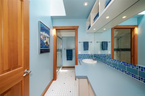 121 Howard Rd, Salt Spring, BC 