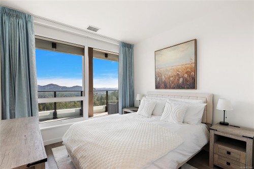 1402-2000 Hannington Rd, Langford, BC - Indoor Photo Showing Bedroom