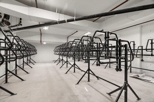 1402-2000 Hannington Rd, Langford, BC - Indoor Photo Showing Other Room