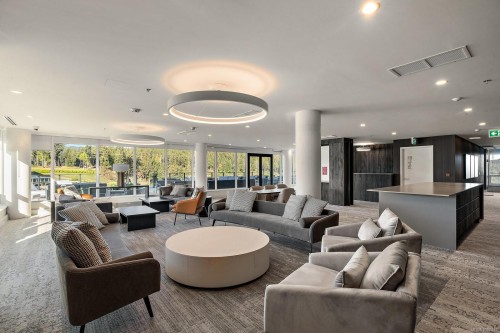 1402-2000 Hannington Rd, Langford, BC - Indoor Photo Showing Living Room