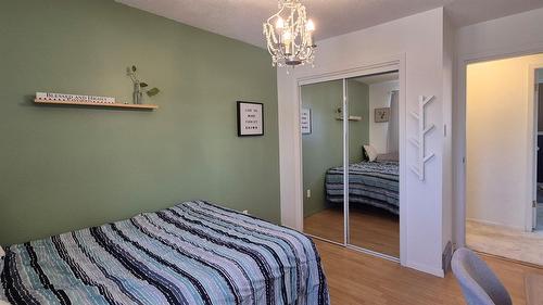 707 12Th Avenue, Cranbrook, BC - Indoor Photo Showing Bedroom