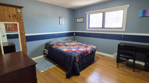 707 12Th Avenue, Cranbrook, BC - Indoor Photo Showing Bedroom