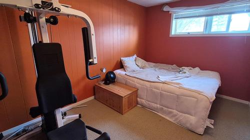 707 12Th Avenue, Cranbrook, BC - Indoor Photo Showing Bedroom