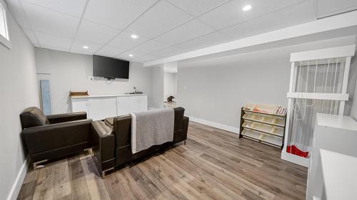 2001 8Th Avenue, Cranbrook, BC - Indoor Photo Showing Other Room