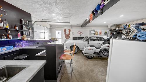 2001 8Th Avenue, Cranbrook, BC - Indoor Photo Showing Kitchen